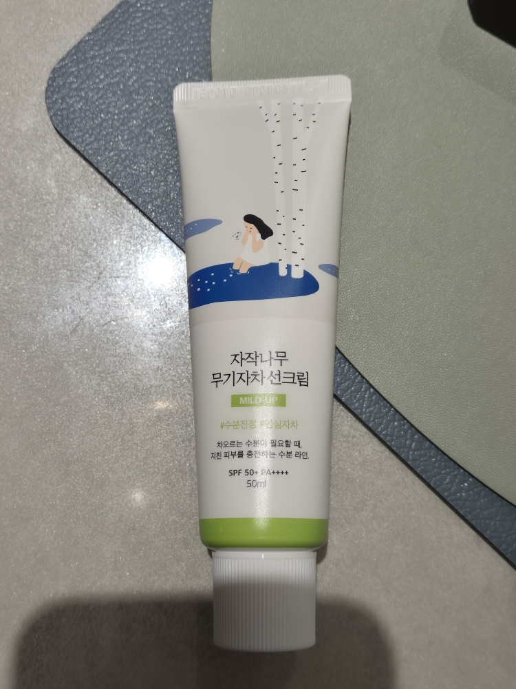 라운드랩 (ROUNDLAB) 자작나무 무기자차 선크림 [SPF50+/PA++++] review image