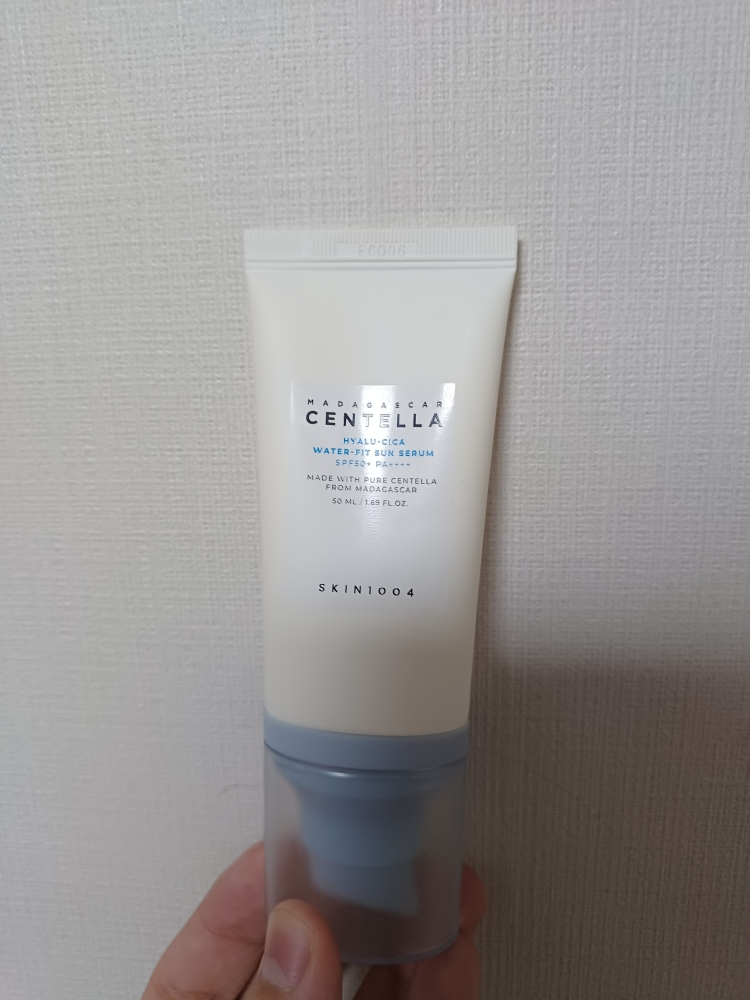 스킨1004 (SKIN1004) 마다가스카르 센텔라 히알루-시카 워터핏 선 세럼 [SPF50+/PA++++] review image