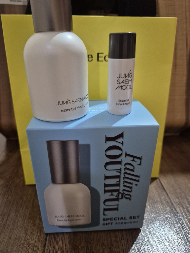 정샘물뷰티 (JUNGSAEMMOOL) 에센셜 물 크림 review image