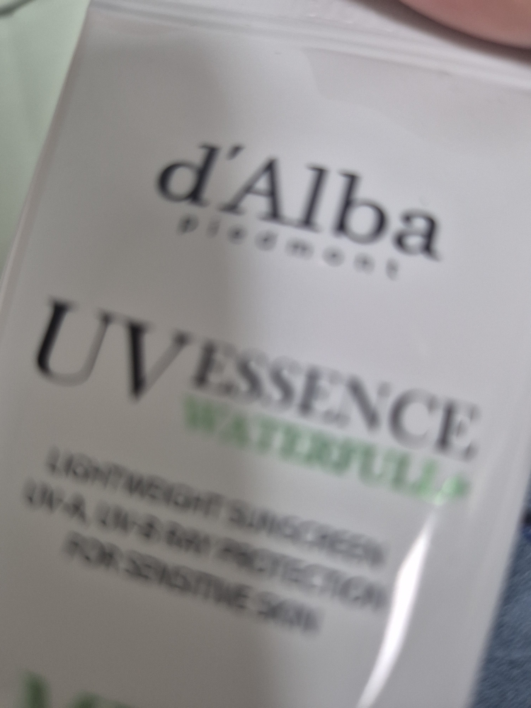 泳池防晒霜 [SPF50+/PA++++] [淡味]的真实用户使用照片