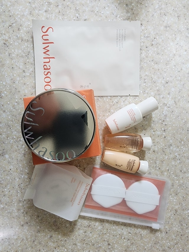 설화수 (Sulwhasoo) 퍼펙팅 쿠션 에어리 [SPF50+/PA+++] [21N1호] review image