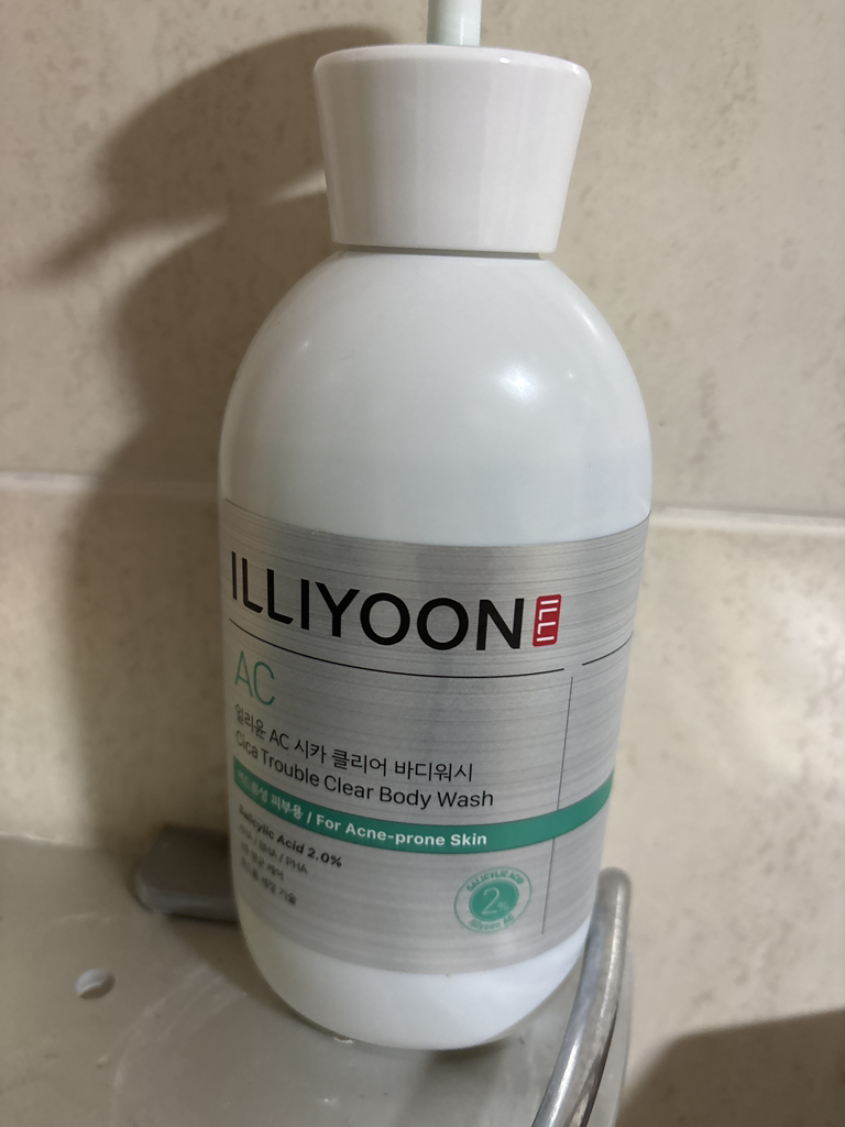 일리윤 (ILLIYOON) AC 시카 아크네 클리어 바디 워시 review image