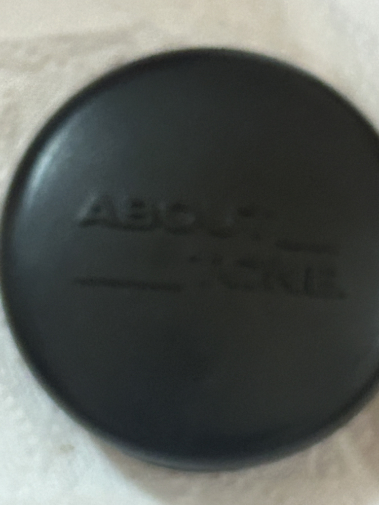 关于音调 柔焦散粉饼 [02 亮白] common.review image