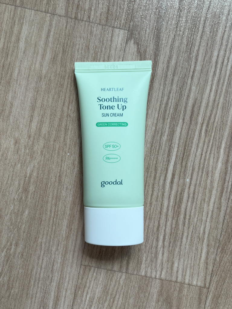 구달 (goodal) 어성초 진정 그린 톤업선크림 [SPF50+/PA++++] review image
