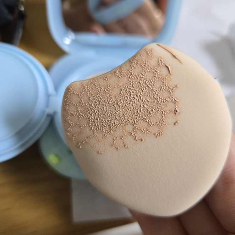 라네즈 (LANEIGE) 네오 쿠션 뮤이 [SPF42/PA++] [21C 쿨베이지] review image