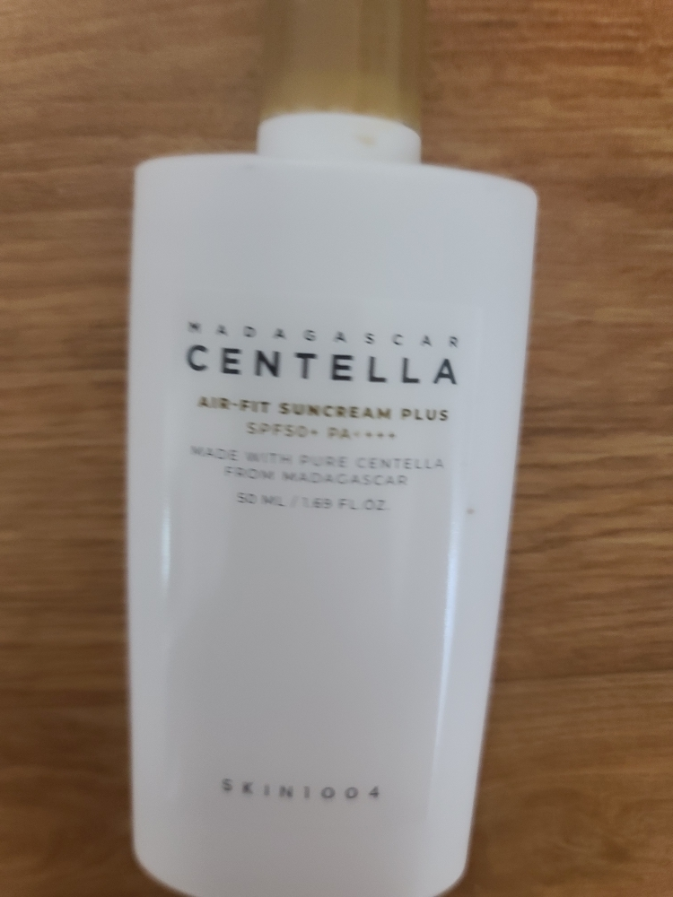 스킨1004 (SKIN1004) 마다가스카르 센텔라 에어핏 선크림 플러스 [SPF50+/PA++++] review image