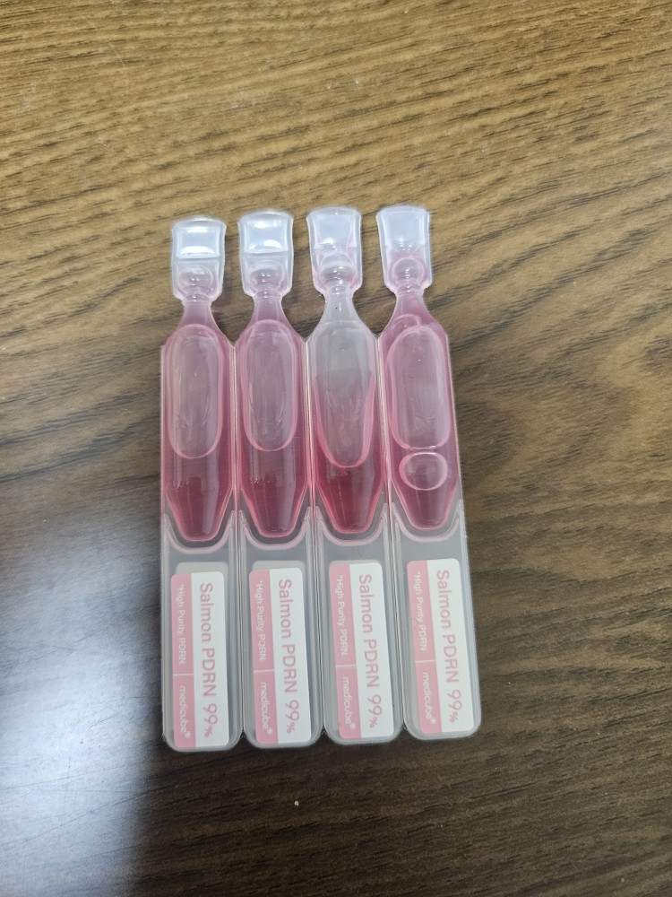 PDRN 粉红色一日精华液的真实用户使用照片