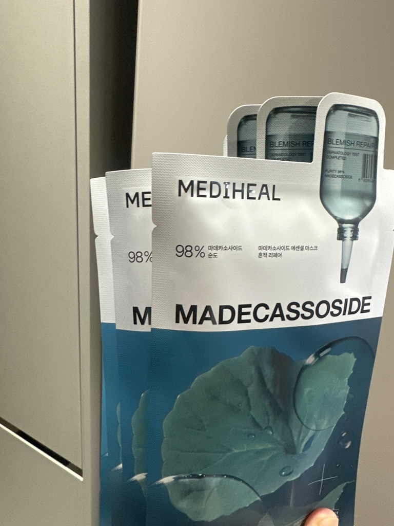 메디힐 (MEDIHEAL) 마데카소사이드 에센셜 마스크 [흔적리페어] review image