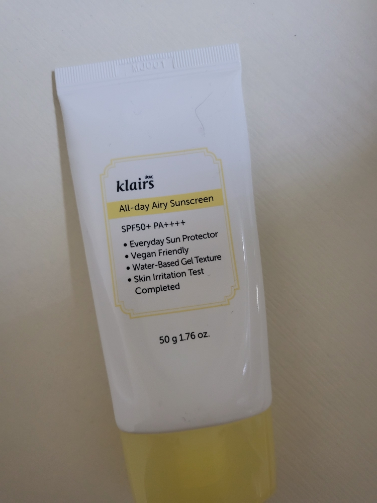 디어클레어스 (dearKlairs) 올 데이 에어리 선크림 [SPF50+/PA++++] review image