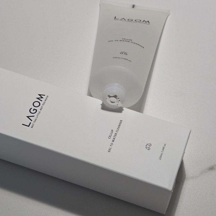 라곰 (LAGOM) 젤 투 워터 클렌저 review image