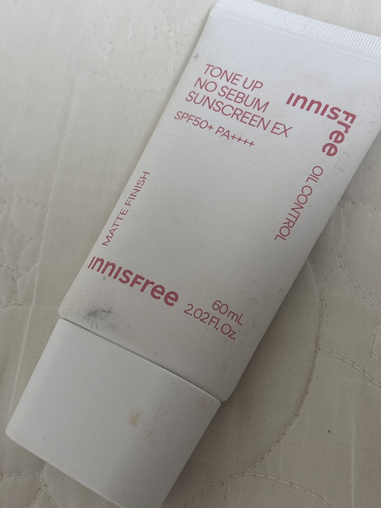 提亮肤色无痕防晒霜 [SPF50+/PA++++]的真实用户使用照片