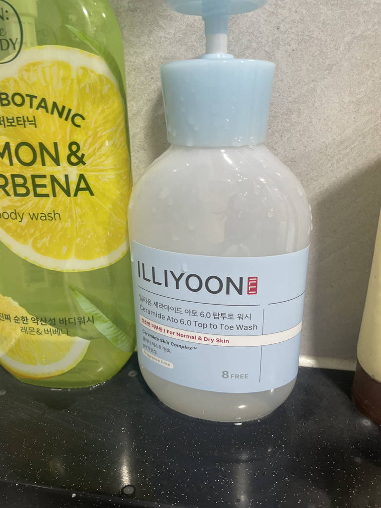 일리윤 (ILLIYOON) 세라마이드 아토 6.0 탑투토 워시 review image