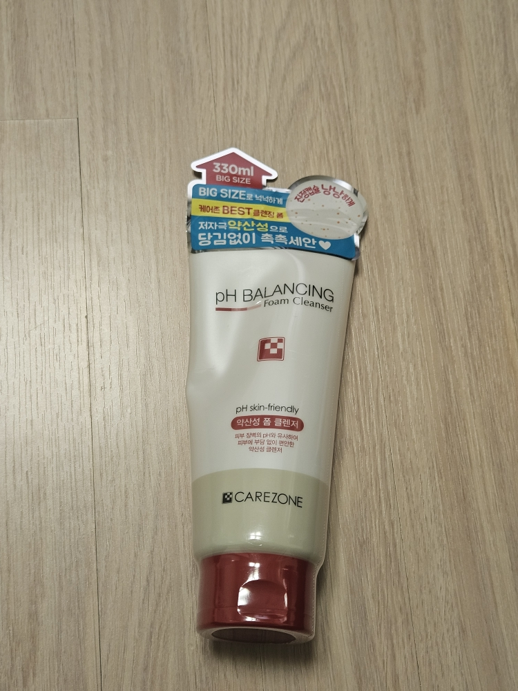 케어존 (CAREZONE) 약산성 폼 클렌저 review image