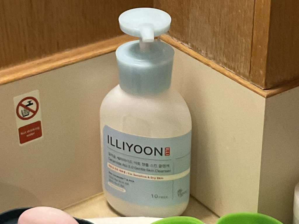 일리윤 (ILLIYOON) 세라마이드 아토 5.0 젠틀 스킨 클렌져 review image