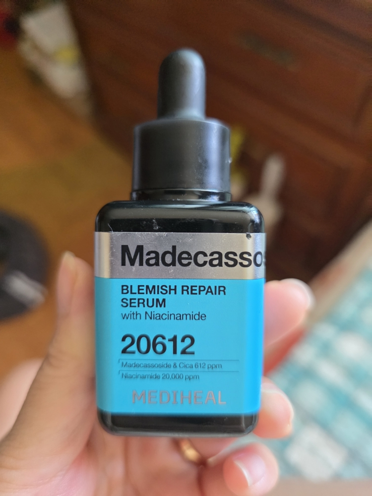 美迪惠尔 麦地卡索苷微量修复精华素 common.review image