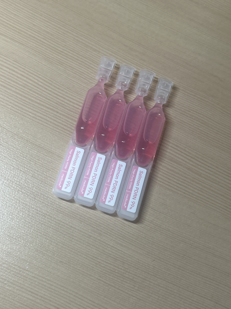 PDRN 粉红色一日精华液的真实用户使用照片