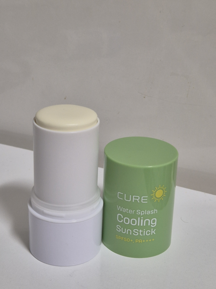 큐어 (CURE) 워터 스플래쉬 쿨링 선스틱 [SPF50+/PA++++] review image