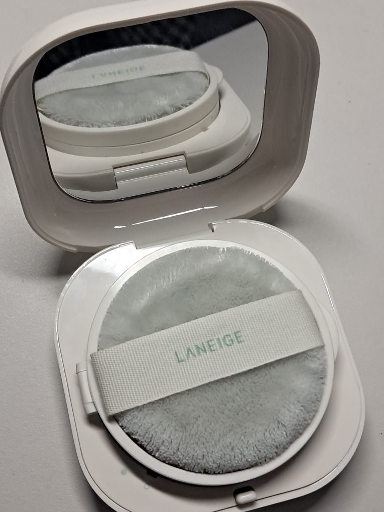 라네즈 (LANEIGE) 네오 에센셜 블러링 피니시 파우더 review image