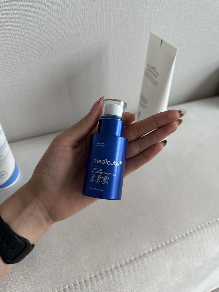 메디큐브 (medicube) 원데이 엑소좀 샷 모공 앰플 2000 review image