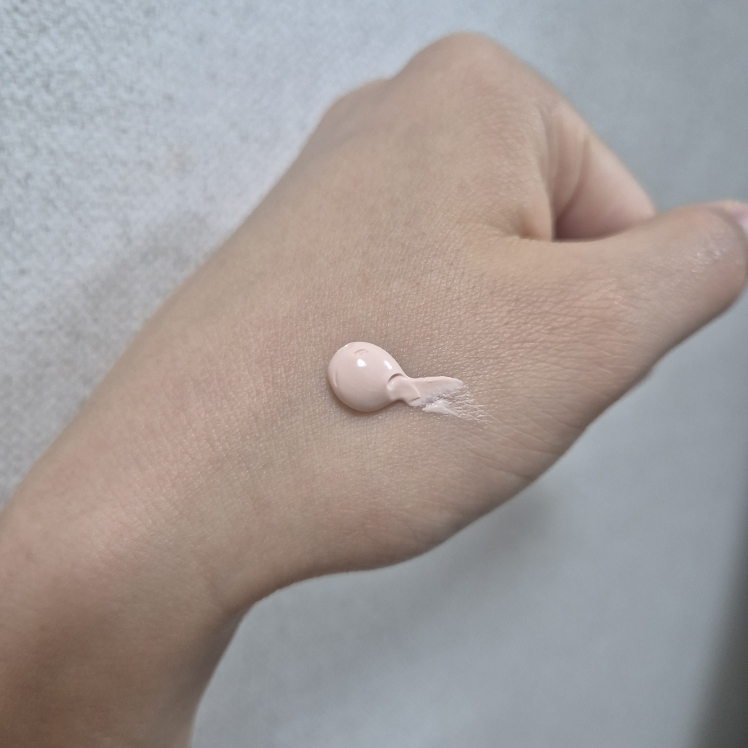 空气触感亮肤隔离霜 [SPF50+/PA++++]的真实用户使用照片