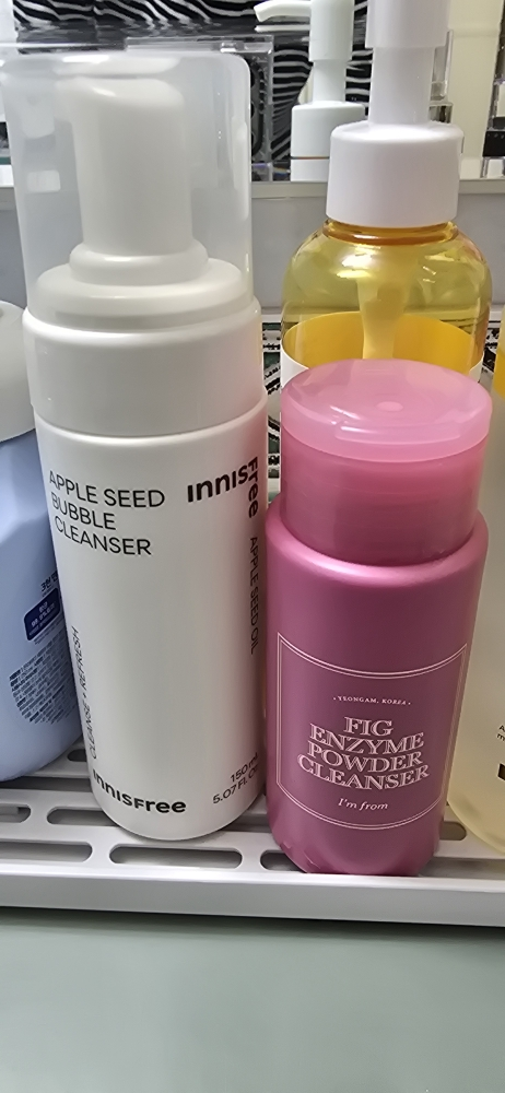 이니스프리 (INNISFREE) 애플 씨드 버블 클렌저 review image