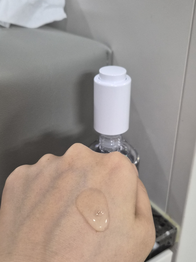 日常护肤精华的真实用户使用照片