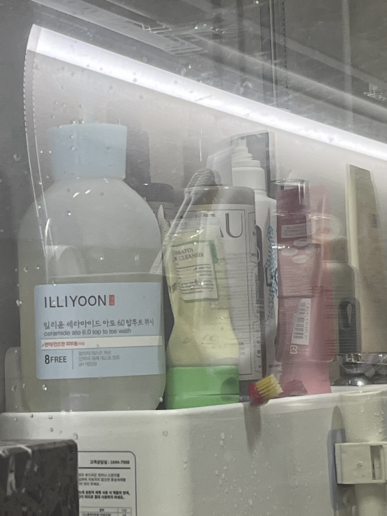 일리윤 (ILLIYOON) 세라마이드 아토 6.0 탑투토 워시 review image