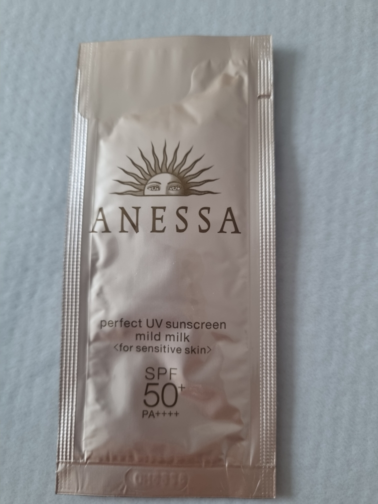 아넷사 (ANESSA) 퍼펙트 UV 선스크린 마일드 밀크 NA [SPF50+/PA++++] review image