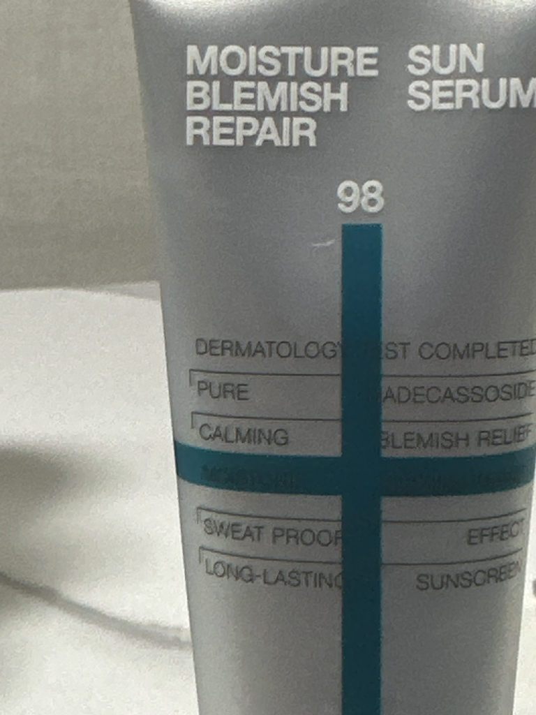 美迪惠尔 麦地卡索苷保湿防晒精华液微量修复[SPF50+/PA++++] common.review image