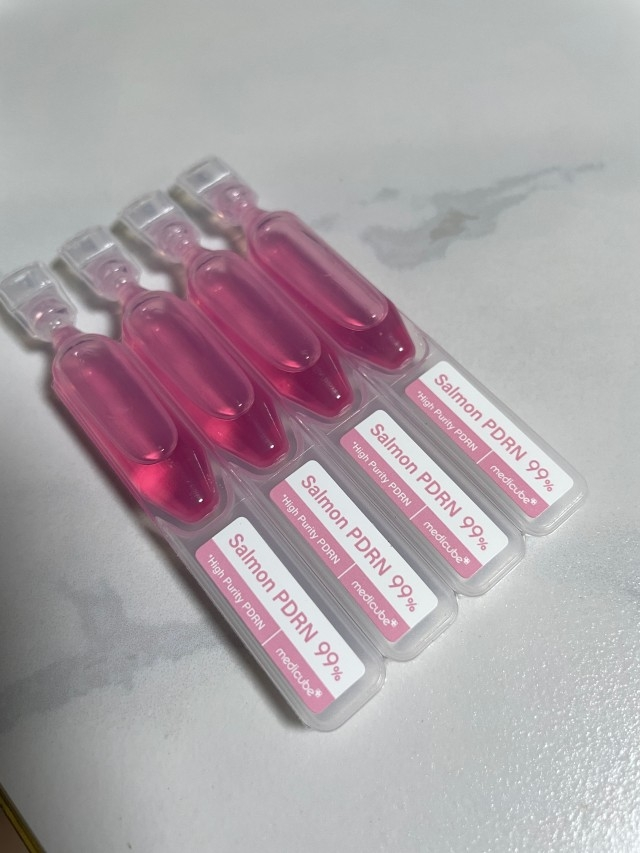 PDRN 粉红色一日精华液的真实用户使用照片