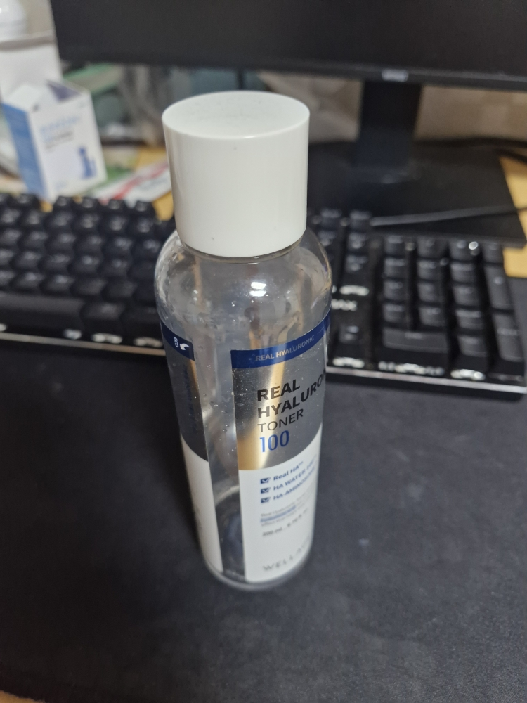웰라쥬 (WELLAGE) 리얼 히알루로닉 100 토너 review image