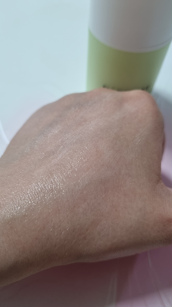 保湿霜的真实用户使用照片