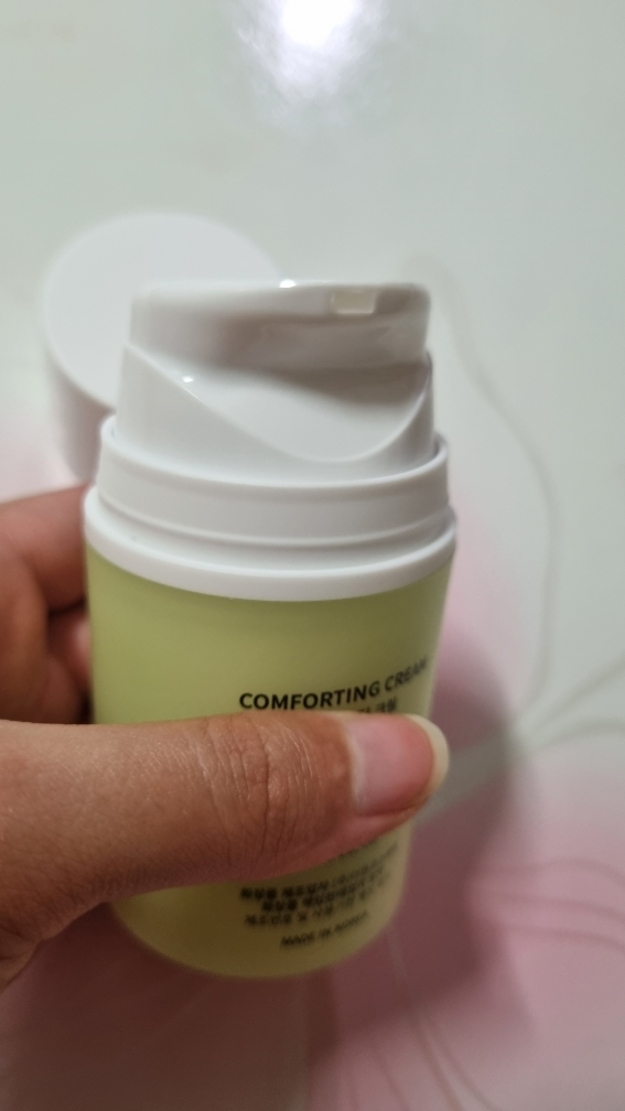 保湿霜的真实用户使用照片