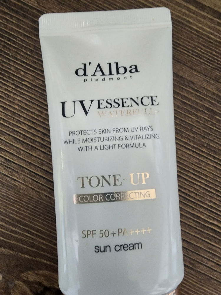 달바 (d'Alba) 워터풀 선크림 [SPF50+/PA++++] [톤업/핑크] review image