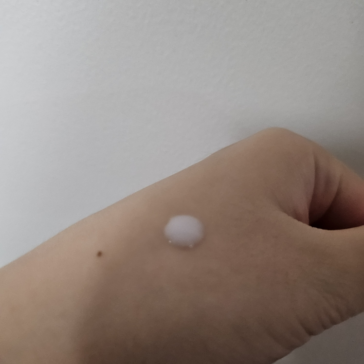 美迪惠尔 Fidialen 毛孔紧致精华液 common.review image