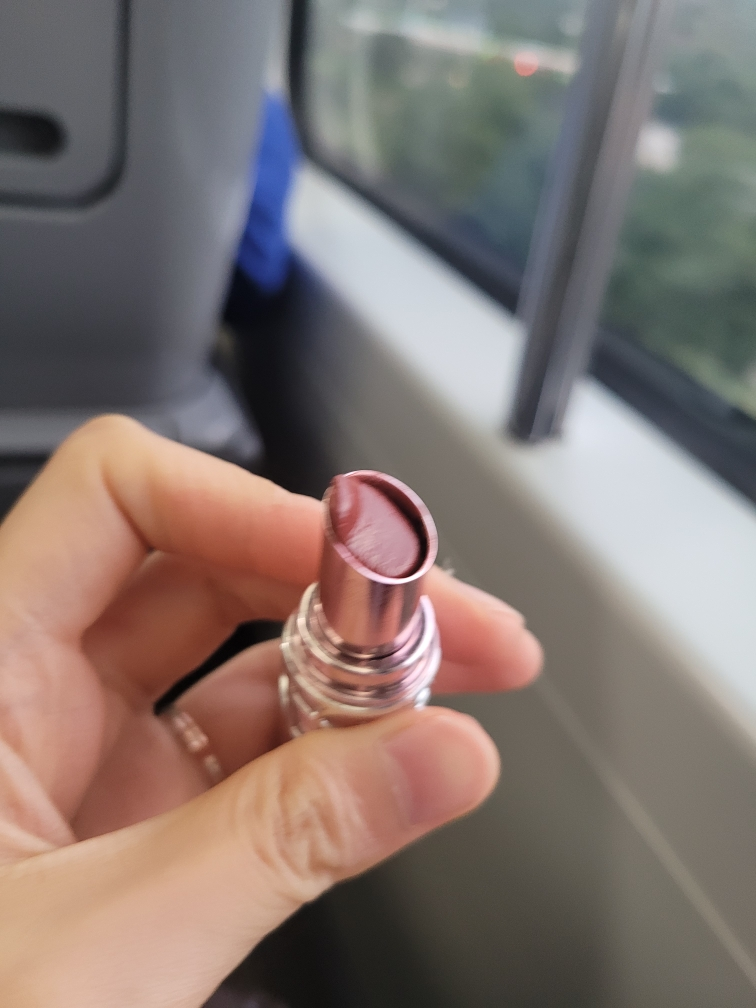 입생로랑뷰티 (YVESSAINTLAURENTBEAUTY) 캔디 글로우 립밤 [7B 누드플레져] review image