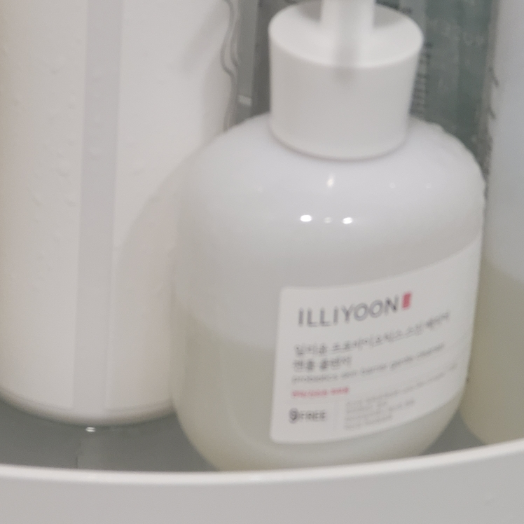 일리윤 (ILLIYOON) 프로바이오틱스 스킨 배리어 젠틀 클렌저 review image