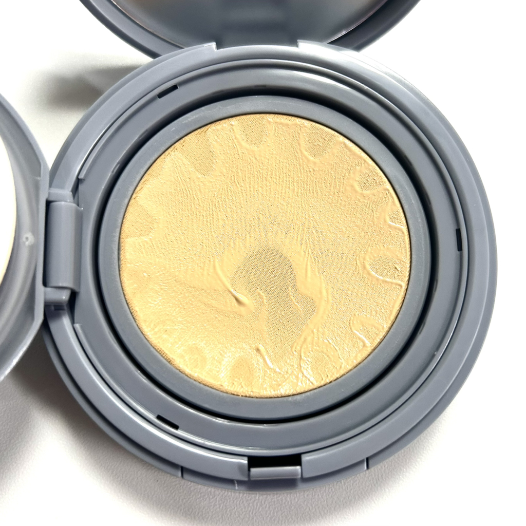 第二层肌肤网状哑光化妆棉 [SPF40/PA++] [21 号象牙色] [黑色的真实用户使用照片