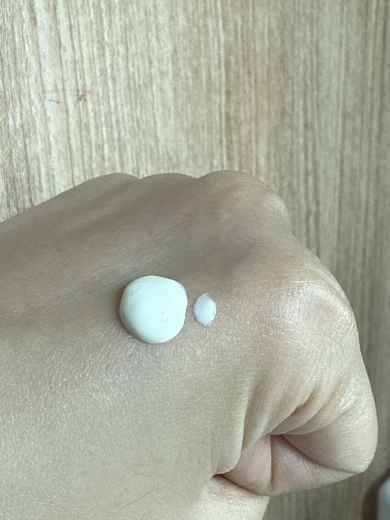 马达加斯加圣特拉玻尿酸水润防晒精华液 [SPF50+/PA++++]的真实用户使用照片