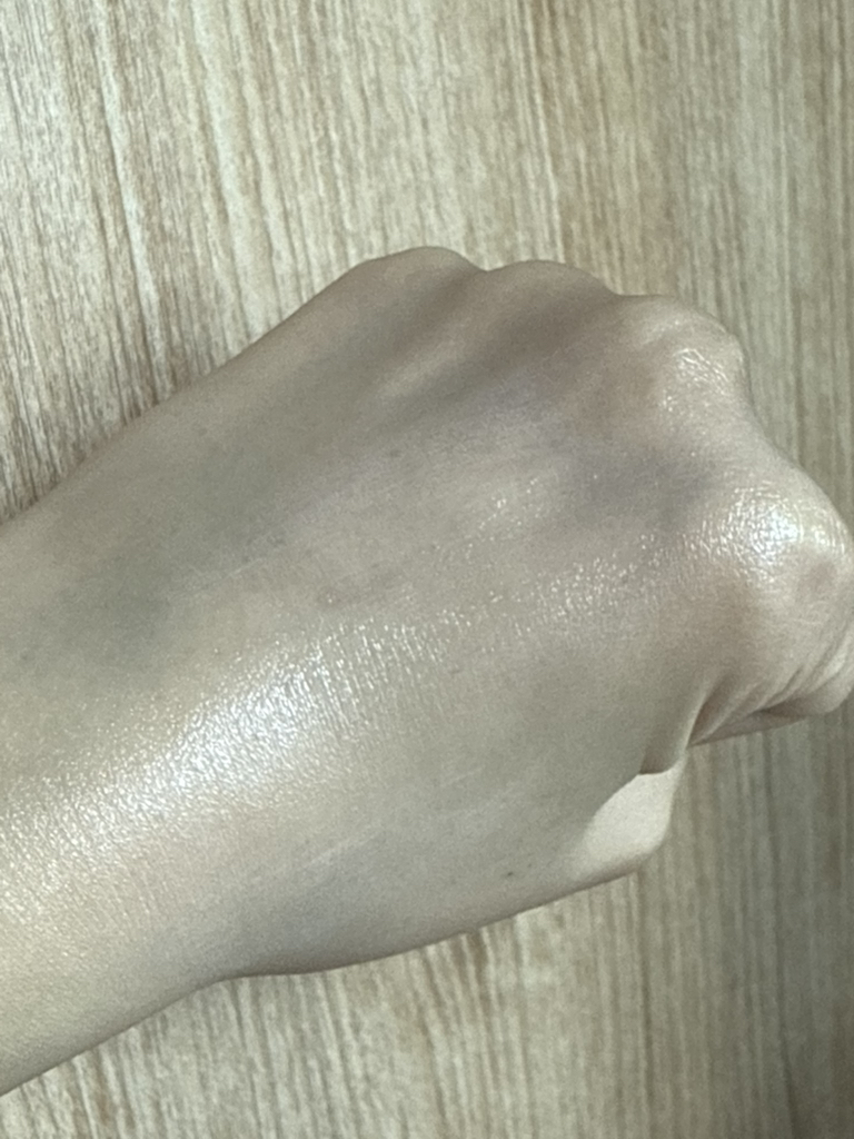 马达加斯加圣特拉玻尿酸水润防晒精华液 [SPF50+/PA++++]的真实用户使用照片