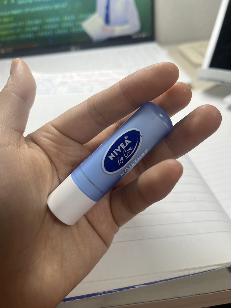 니베아 (NIVEA) 립케어 립밤 [모이스춰] review image