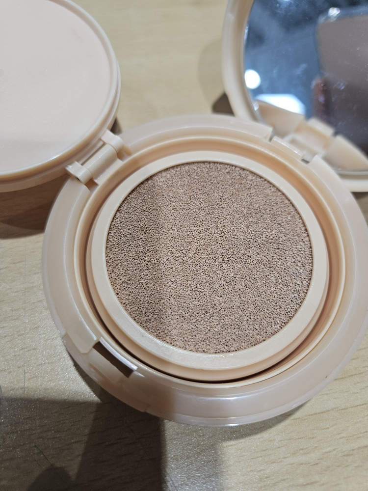 素颜遮瑕防晒气垫 [SPF50+/PA++++]的真实用户使用照片