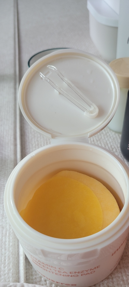 이니스프리 (INNISFREE) 비타C 그린티 엔자임 잡티 토닝 패드 review image