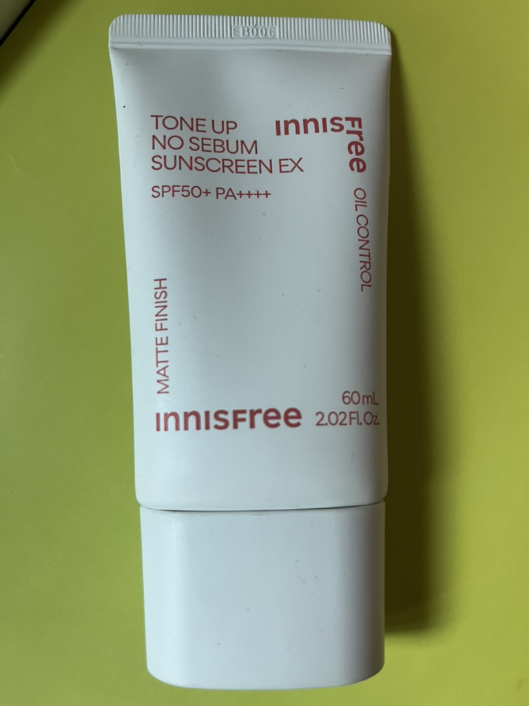 提亮肤色无痕防晒霜 [SPF50+/PA++++]的真实用户使用照片