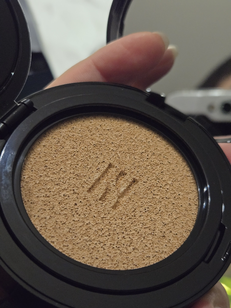 黑色粉底霜 [SPF34/PA++] [17N1 象牙色］的真实用户使用照片