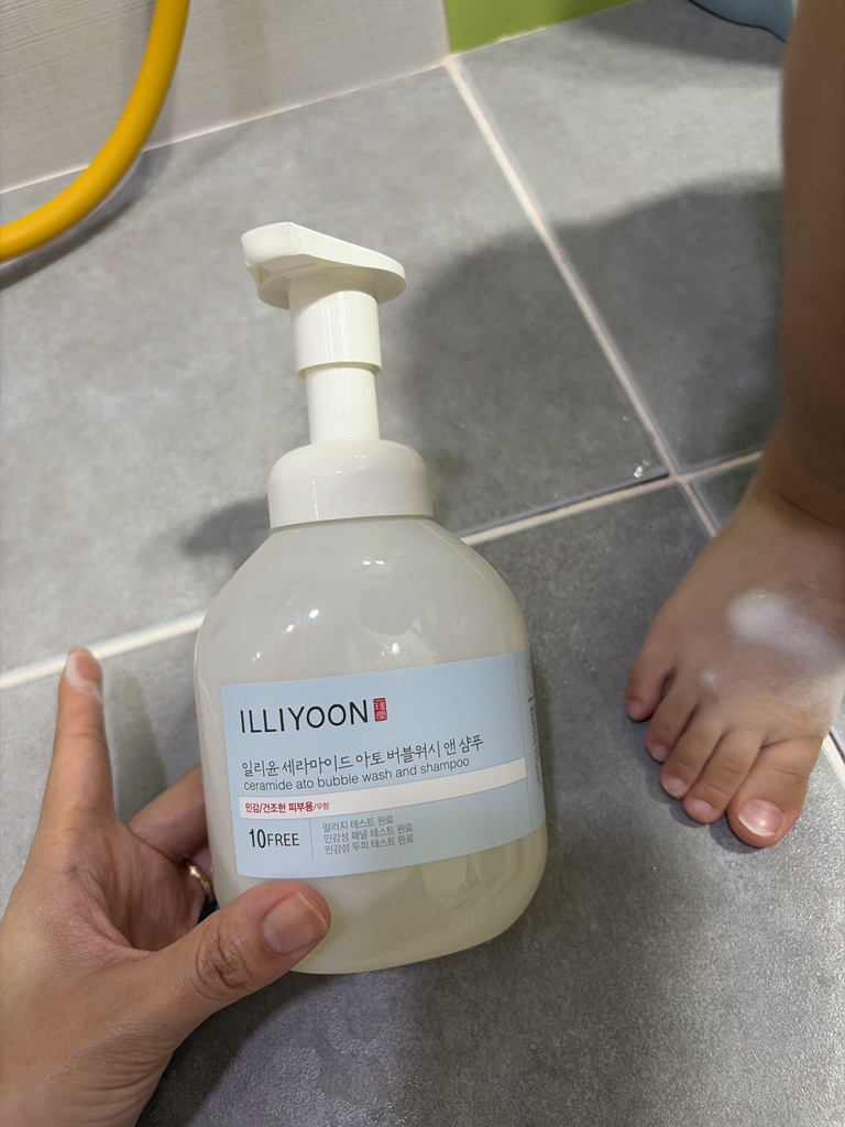 일리윤 (ILLIYOON) 세라마이드 아토 버블워시 앤 샴푸 review image