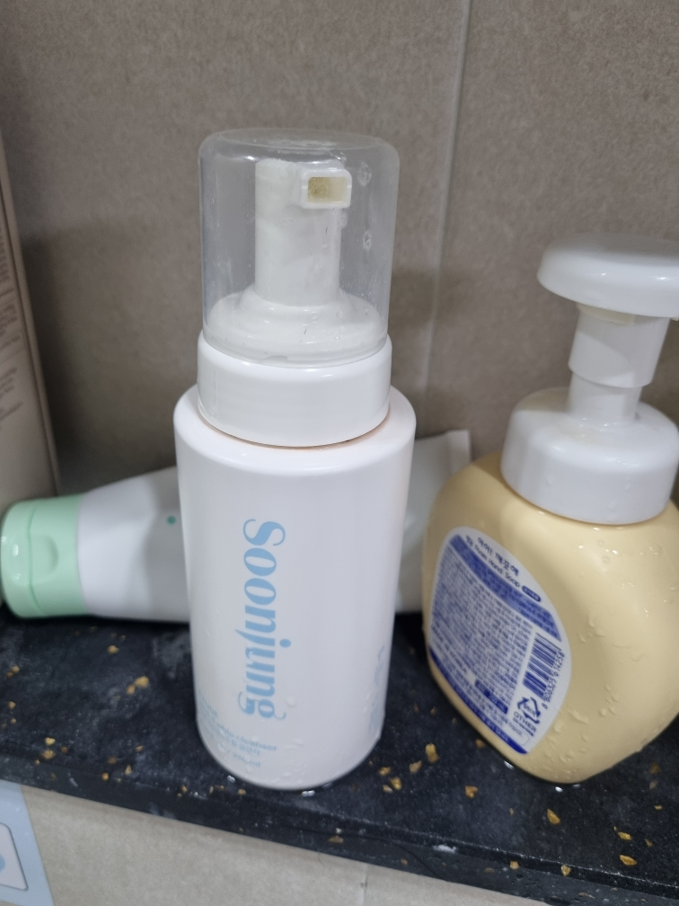 에뛰드 (ETUDE) 순정 약산성 6.5 휩 클렌저 review image