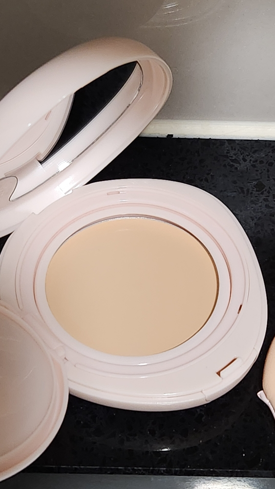 웨이크메이크 (wakemake) 워터 글로우 코팅밤 [SPF30/PA++] [02 바닐라아이보리] review image