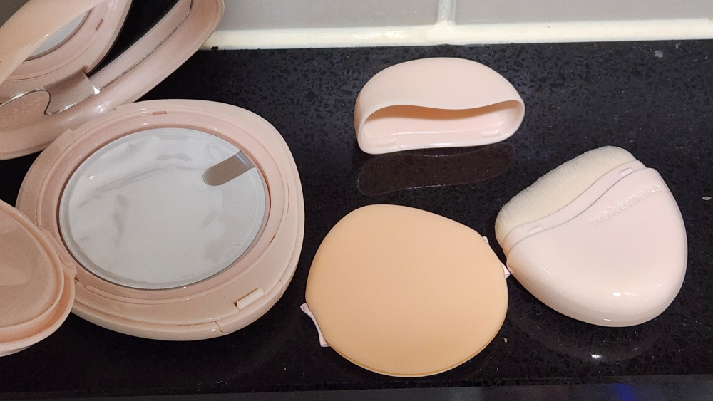 웨이크메이크 (wakemake) 워터 글로우 코팅밤 [SPF30/PA++] [02 바닐라아이보리] review image