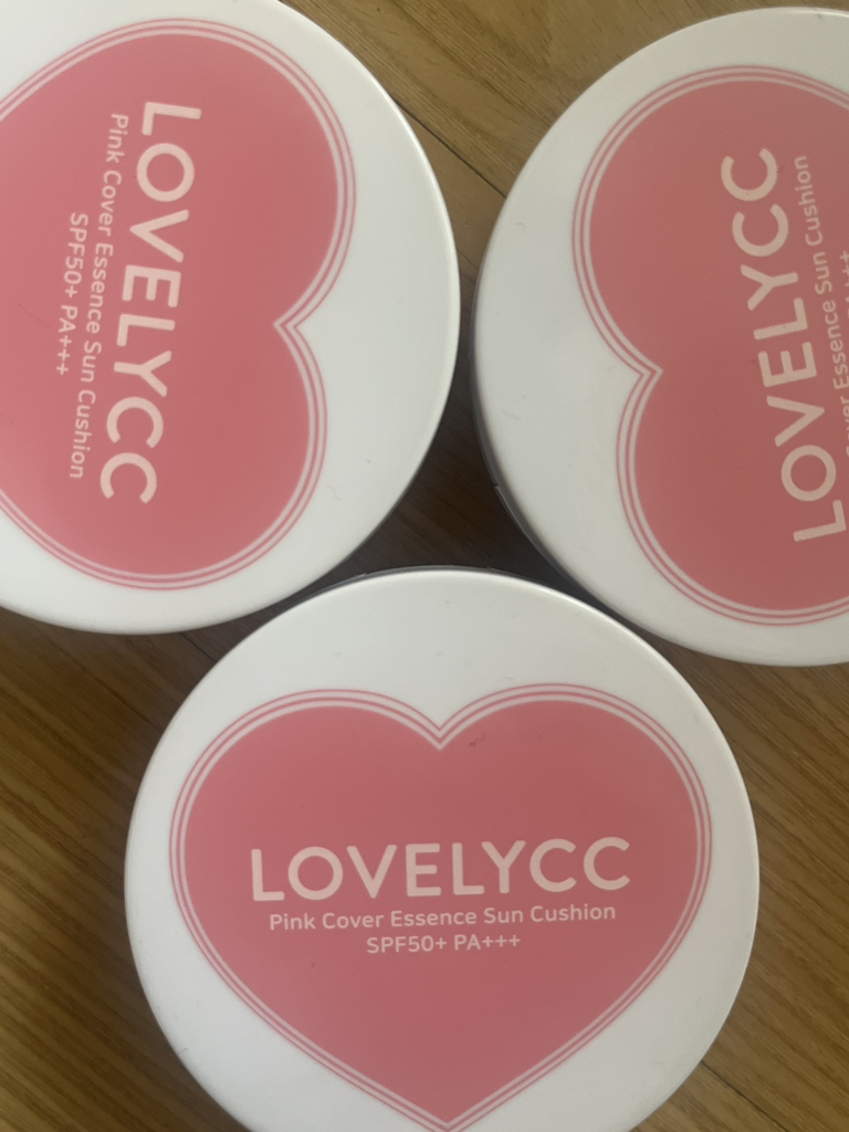 러블리씨씨 (LOVELYCC) 핑크 커버 에센스 선쿠션 [SPF50+/PA+++] [17호] review image